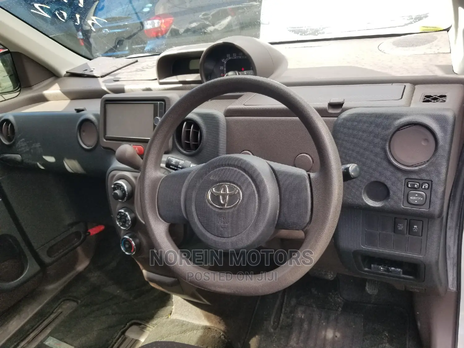 Toyota Spade 2014 White
