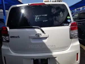 Toyota Spade 2014 White