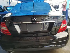 Mercedes-Benz C200 2014