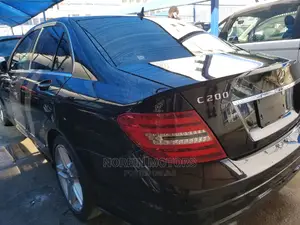Mercedes-Benz C200 2014