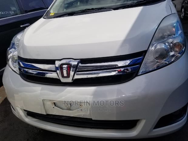 Toyota ISIS 2014 Pearl - thumbnail 3