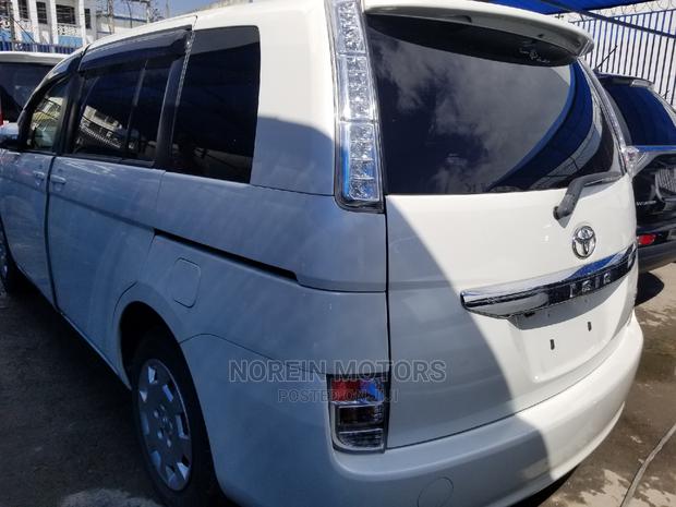 Toyota ISIS 2014 Pearl - thumbnail 4