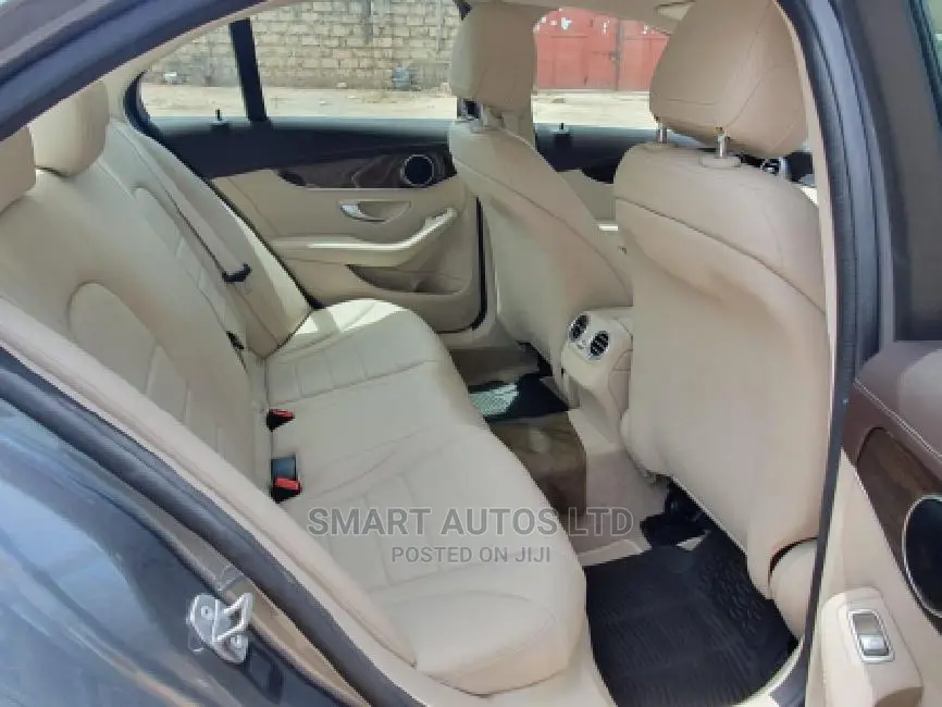 Mercedes-Benz C200 2018 Gray