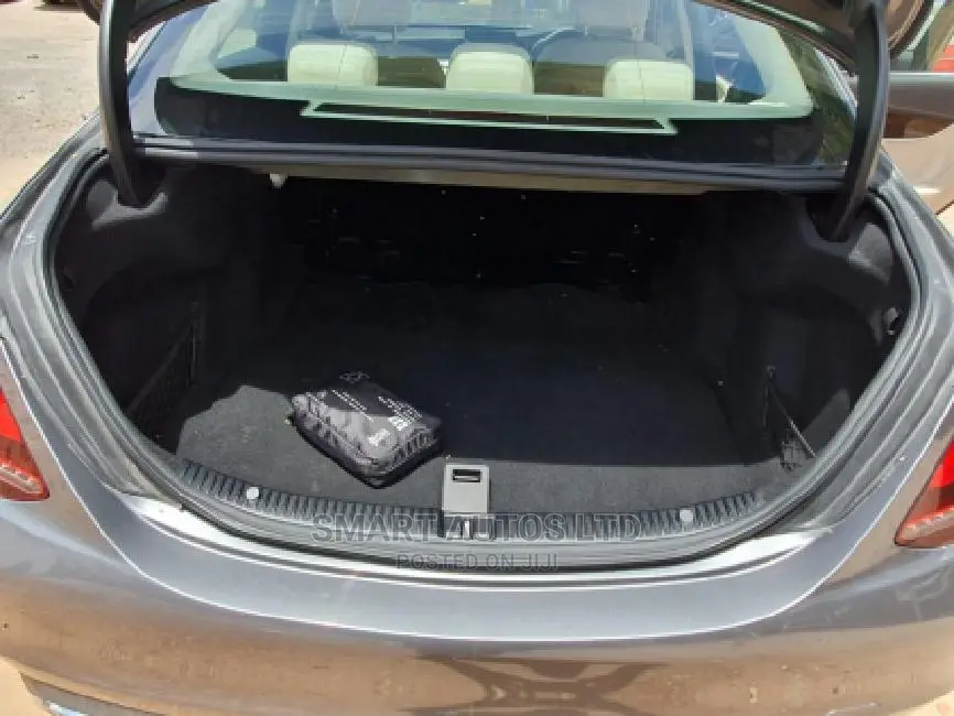 Mercedes-Benz C200 2018 Gray