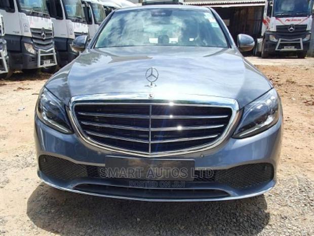 Mercedes-Benz C200 2018 Gray - thumbnail 3
