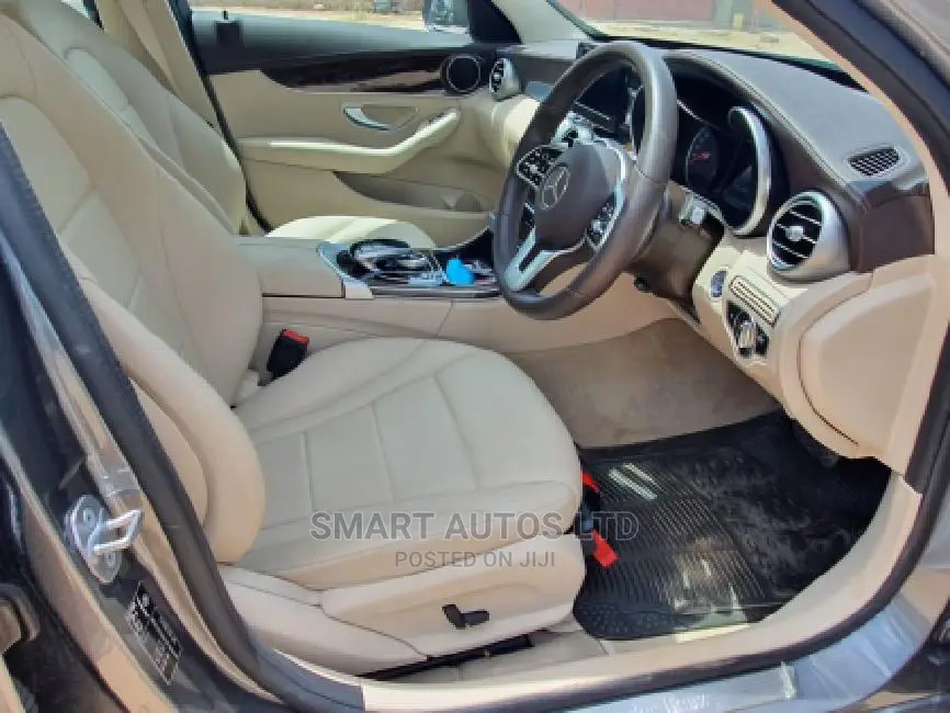 Mercedes-Benz C200 2018 Gray