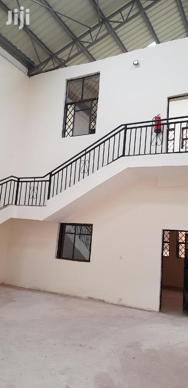 Modern Godown in Industrial Area - thumbnail 5