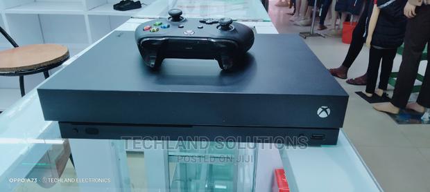 Xbox One X - main view