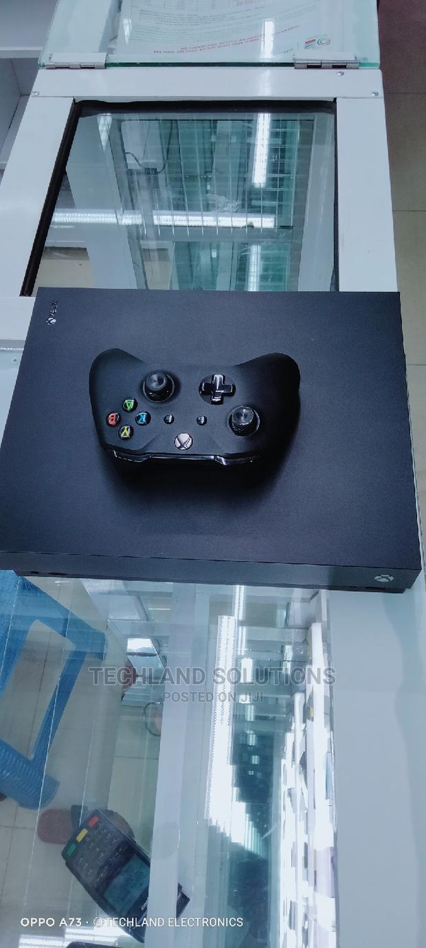 Xbox One X - thumbnail 3