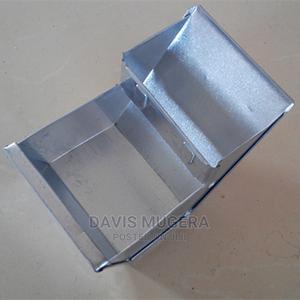 Metallic Rabbit Feeders for Cages - thumbnail 2