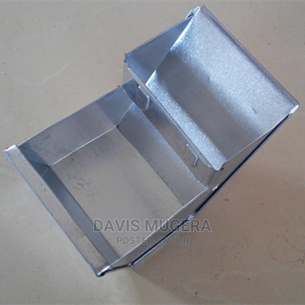 Metallic Rabbit Feeders for Cages - main view