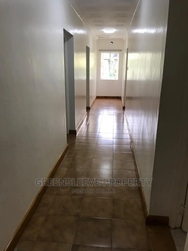 6bdrm Maisonette in Karen for rent