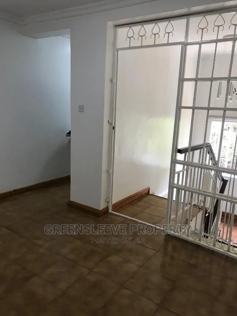 6bdrm Maisonette in Karen for rent