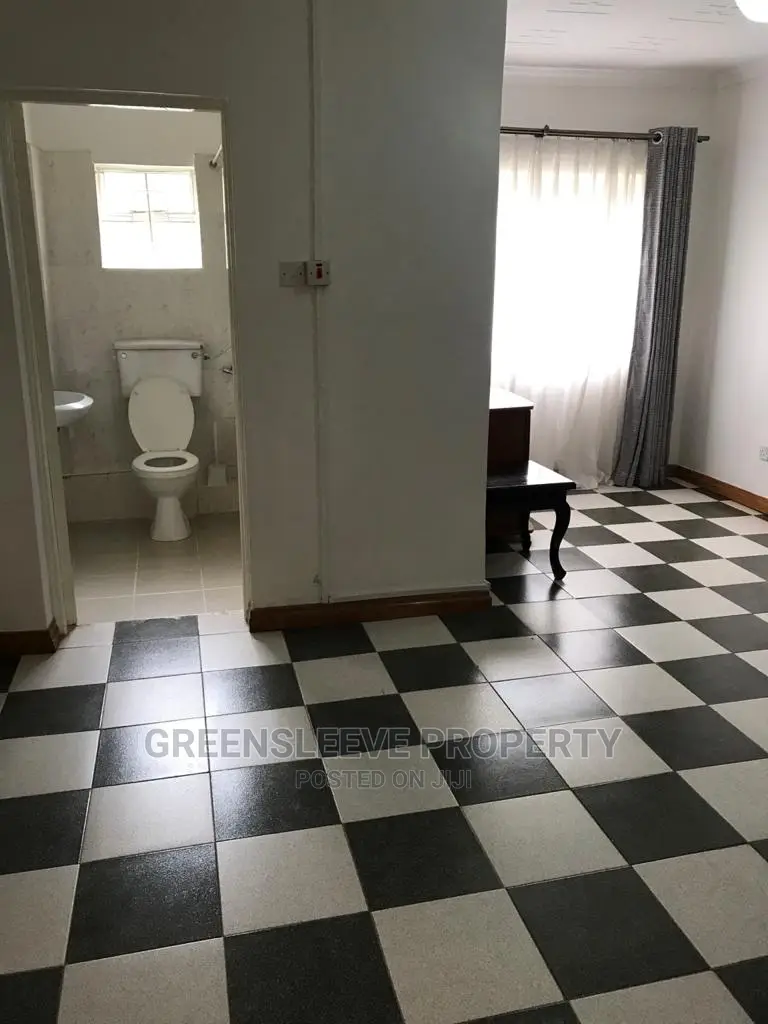 6bdrm Maisonette in Karen for rent