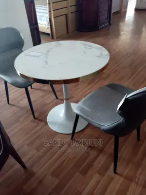 Round Table