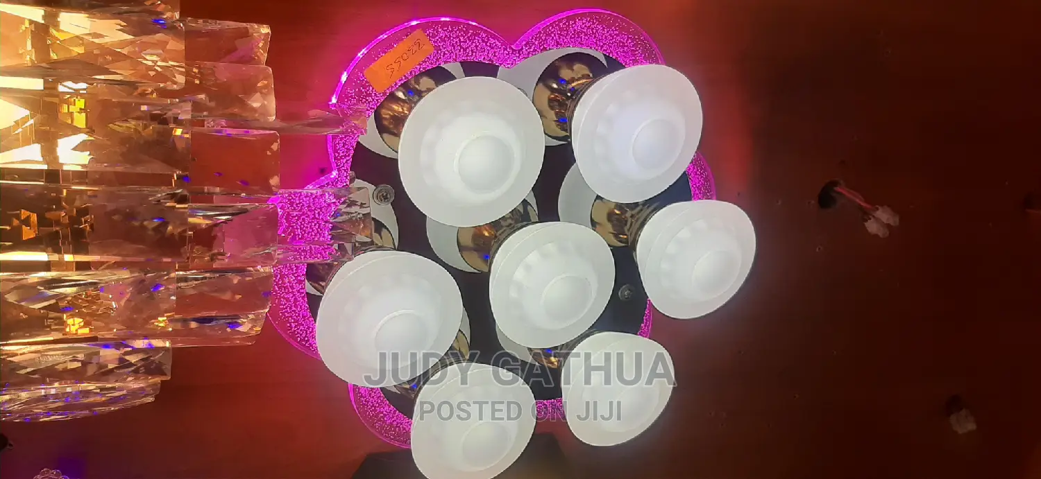 Chandeleir 7 Bulb Pink Surrounding