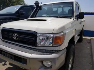 Toyota Land Cruiser 2015 White
