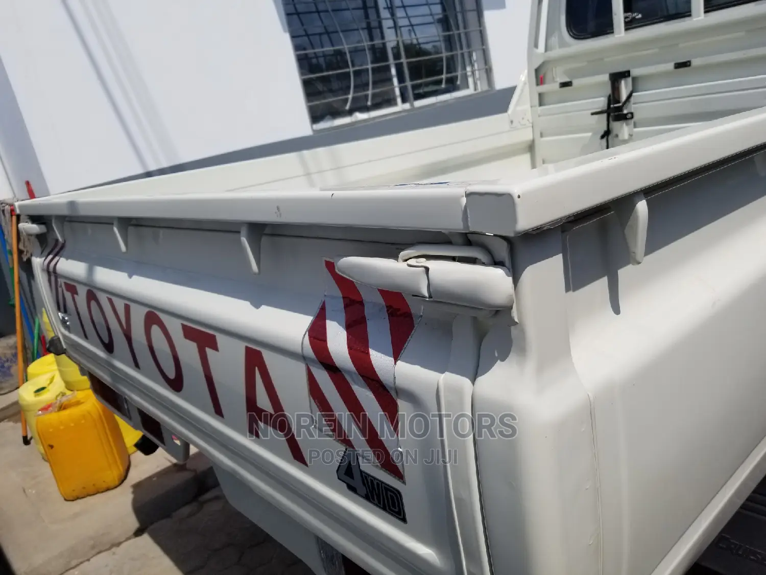 Toyota Land Cruiser 2015 White