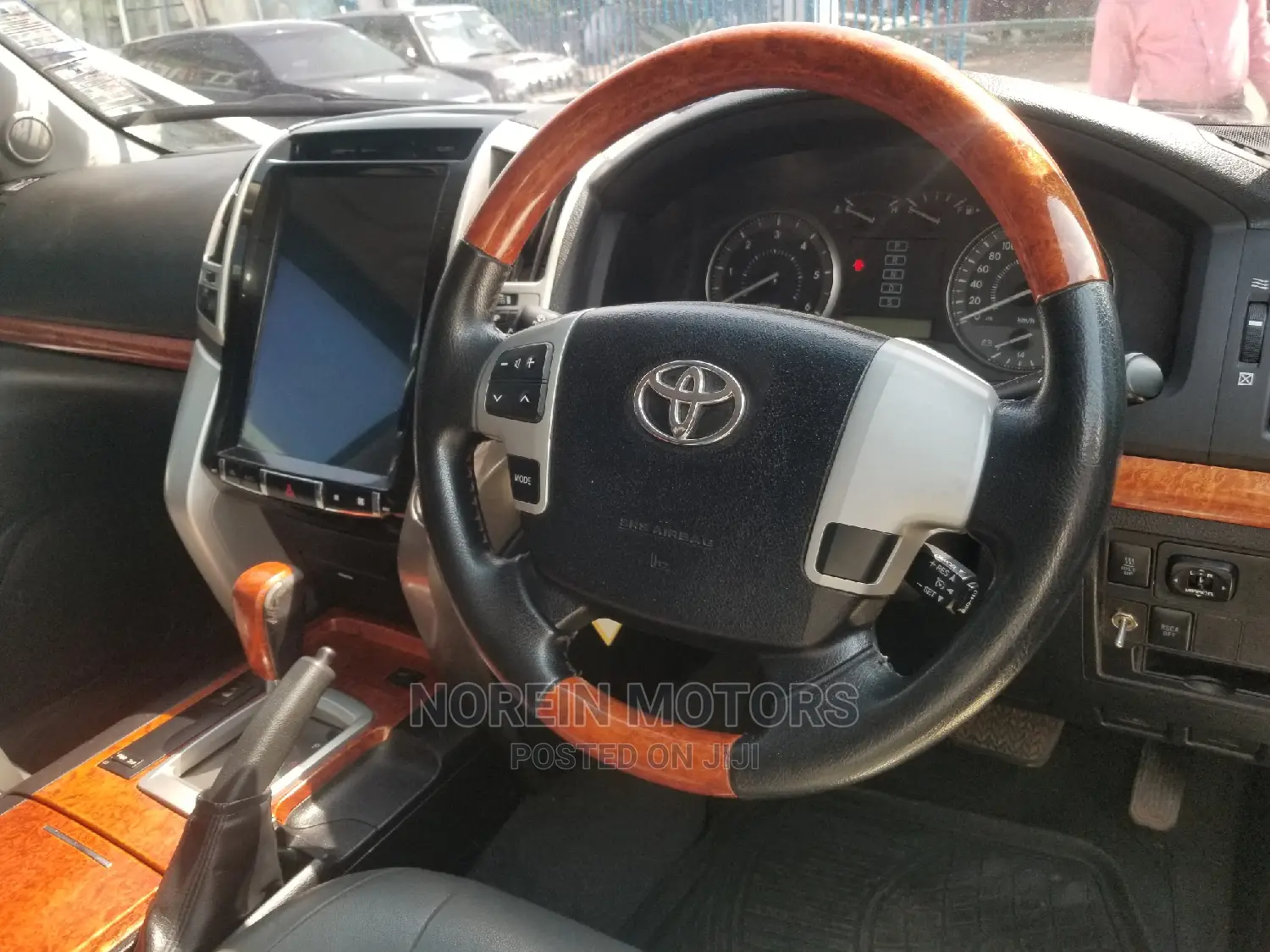 Toyota Land Cruiser 2010 Pearl