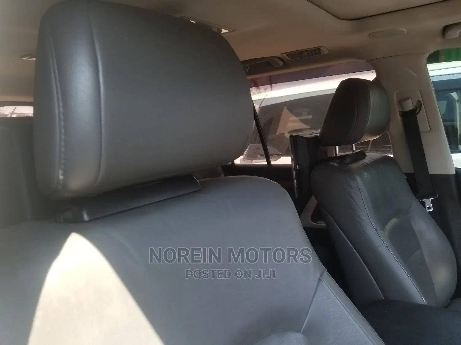 Toyota Land Cruiser 2010 Pearl
