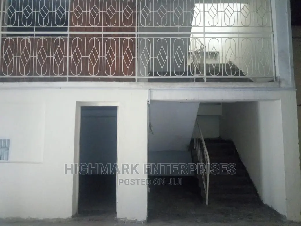 7000 Sq Feet Godown to Let
