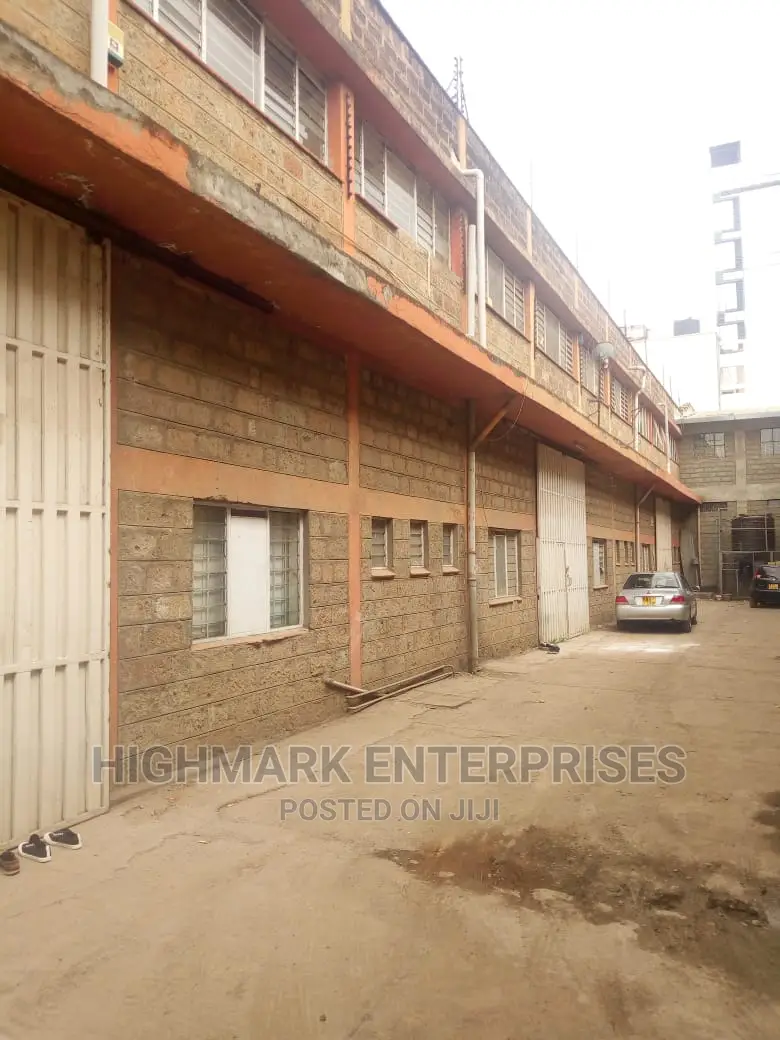7000 Sq Feet Godown to Let
