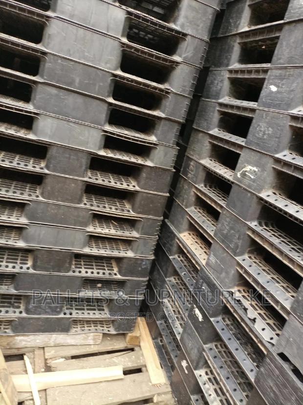 Plastic Storage Pallets - thumbnail 3
