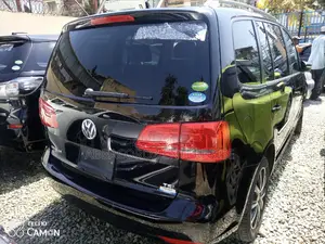 Volkswagen Touran 2014 Black