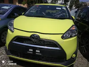 Toyota Sienta 2014 Yellow