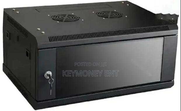 4U 600 X 450 Wall Mountable Data Cabinet
