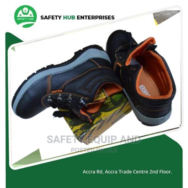 Safety Boots for Workers - thumbnail 2