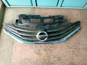 Nissan Note 2012 Front Grill