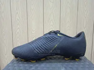 Nike Phantom Football Shoes Boots
