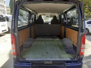 Toyota HiAce 2015