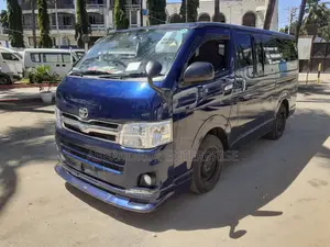 Toyota HiAce 2015