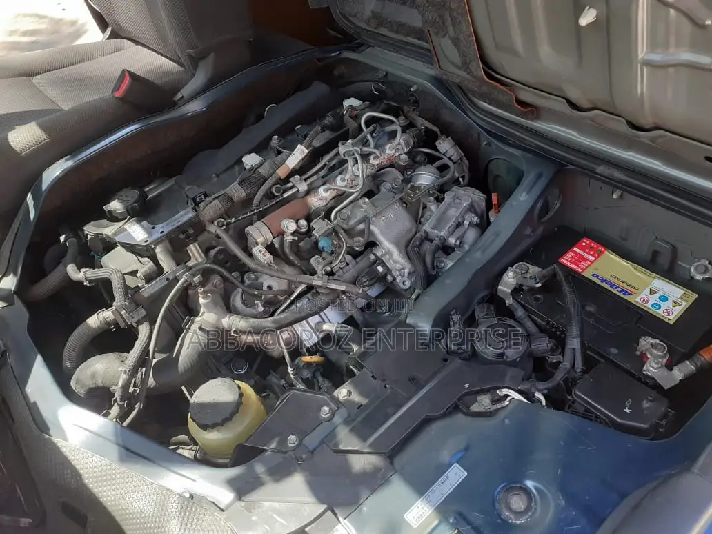 Toyota HiAce 2015