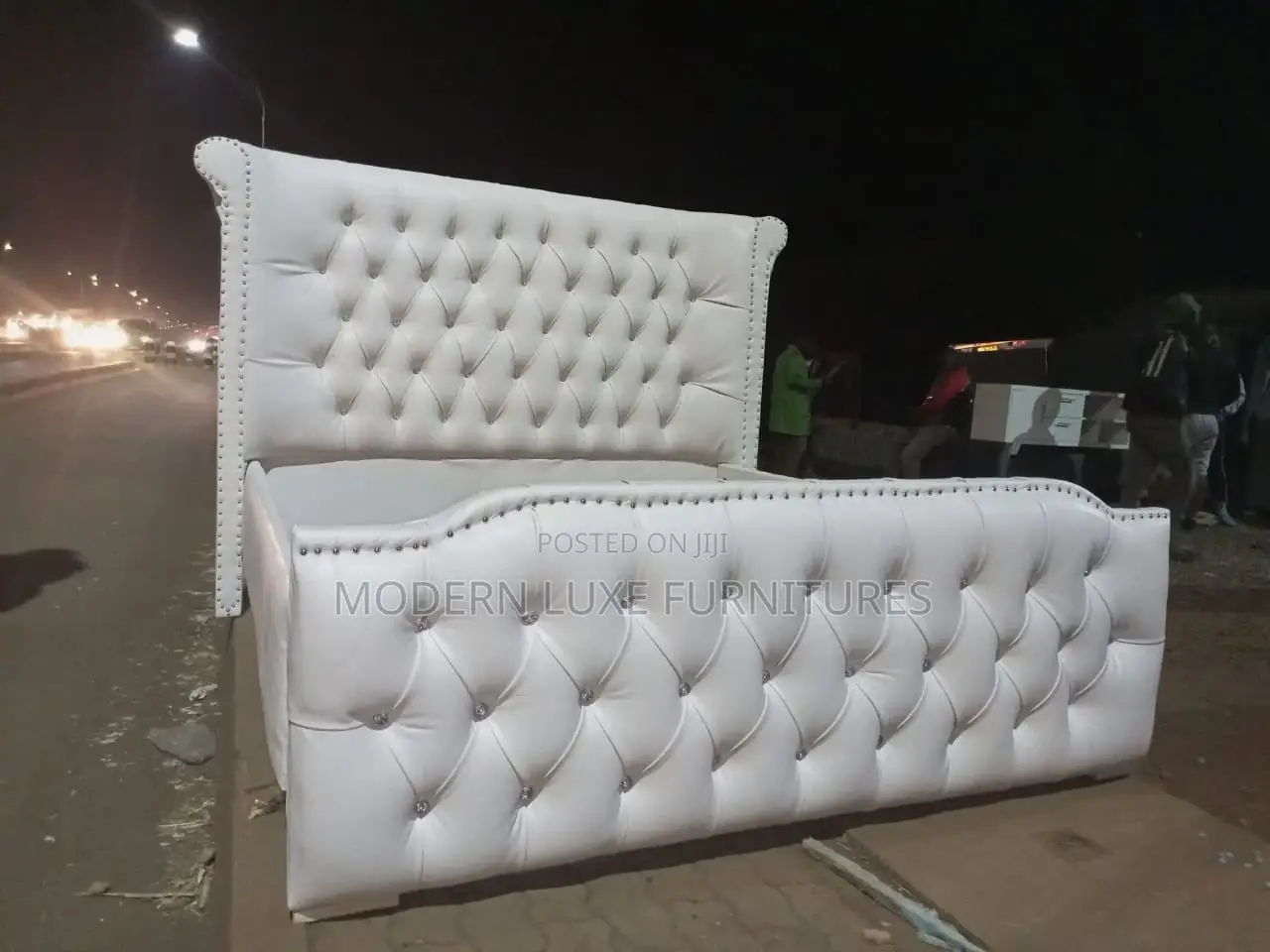 6/6 Bed Tufted Bed