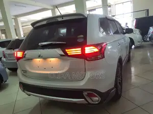 Mitsubishi Outlander 2016 White