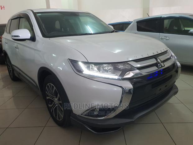 Mitsubishi Outlander 2016 White - thumbnail 6