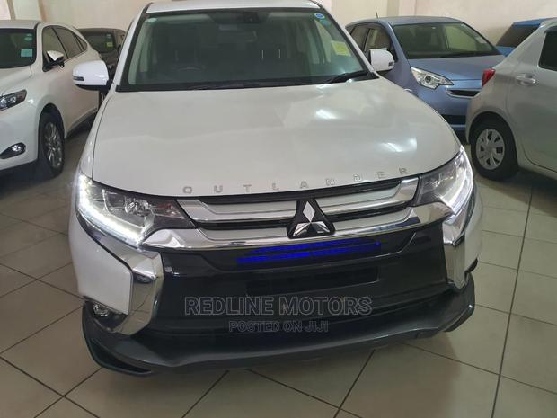 Mitsubishi Outlander 2016 White - thumbnail 5