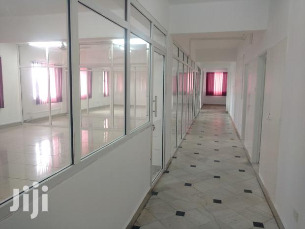 Magnificent 2500sq Ft Office Space - thumbnail 3