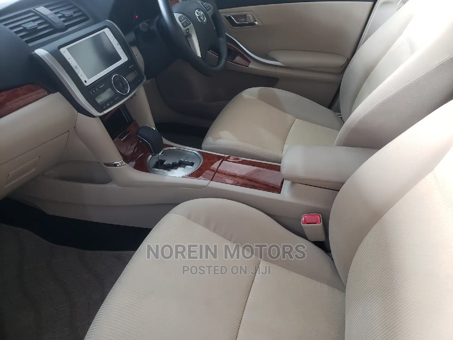 Toyota Premio 2016 Purple