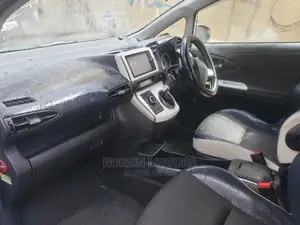 Toyota Wish 2015