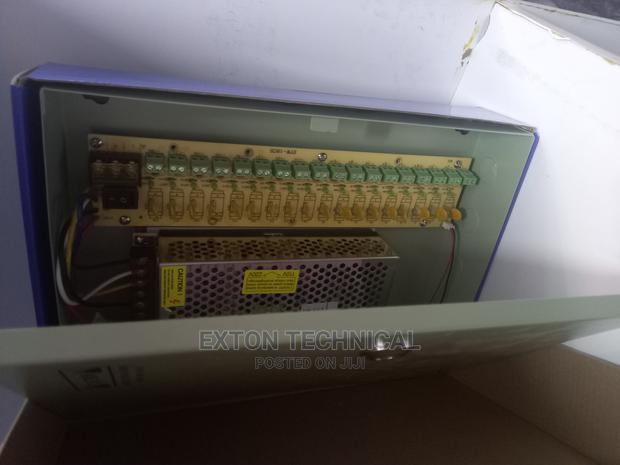18ch Enclosed 20a Power Supply