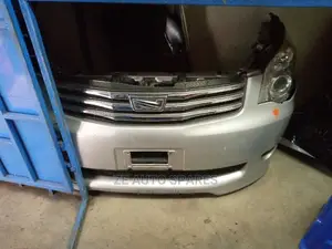 Toyota Noah 2012 Nosecut