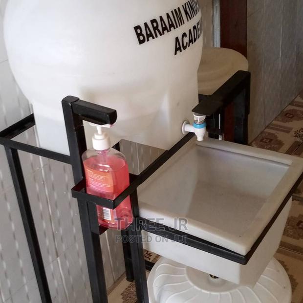 Quality Hand Washing Station With Foot Pedals