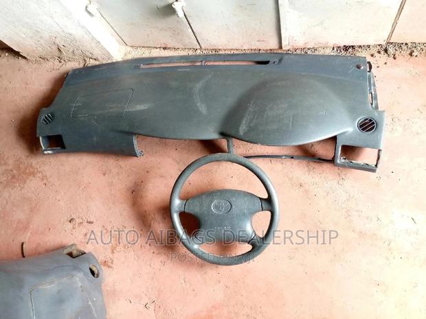 Dashboard and Its Stearing Nze Model 2002