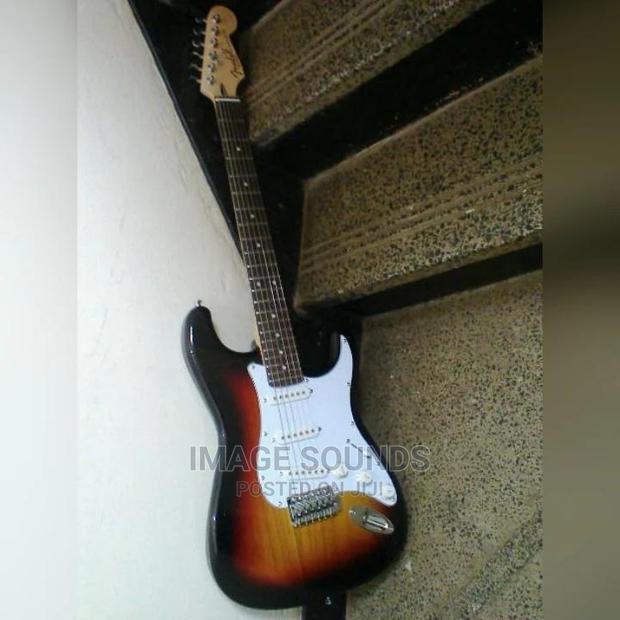 Rhythm Guitar-Fender - main view