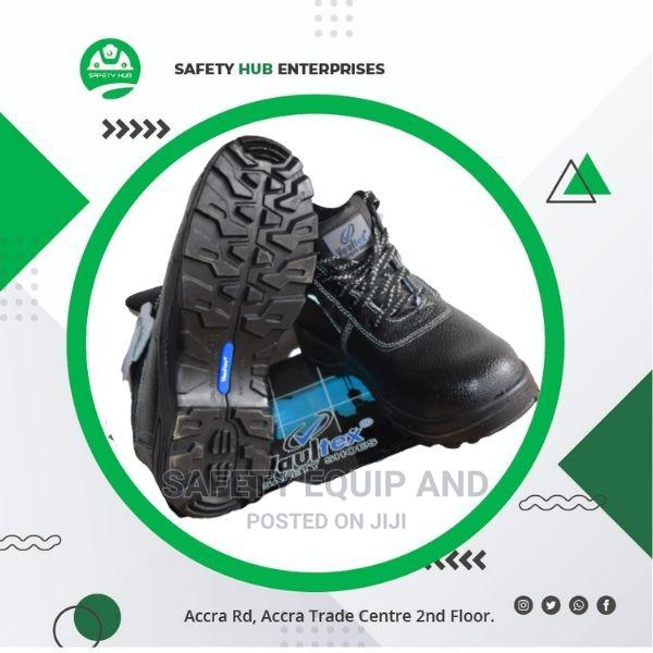 Certified Safety Boots for Workers - thumbnail 2