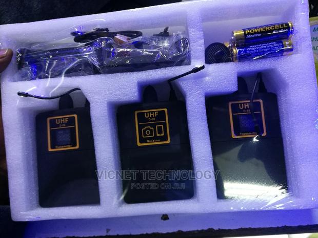 UHF Wireless Headset Lapel Mic With Bodypack Transmitter - thumbnail 2